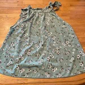 Women’s floral sleeveless blouse